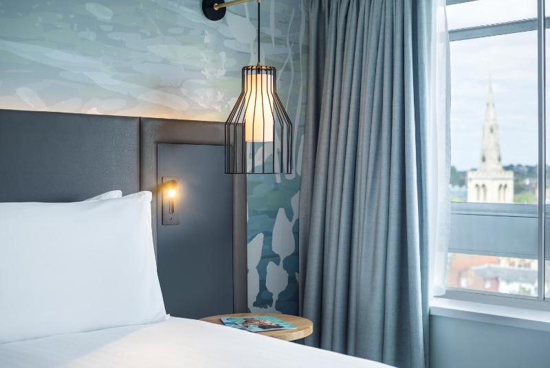 Privilege King Room with Panoramic City View image 1
