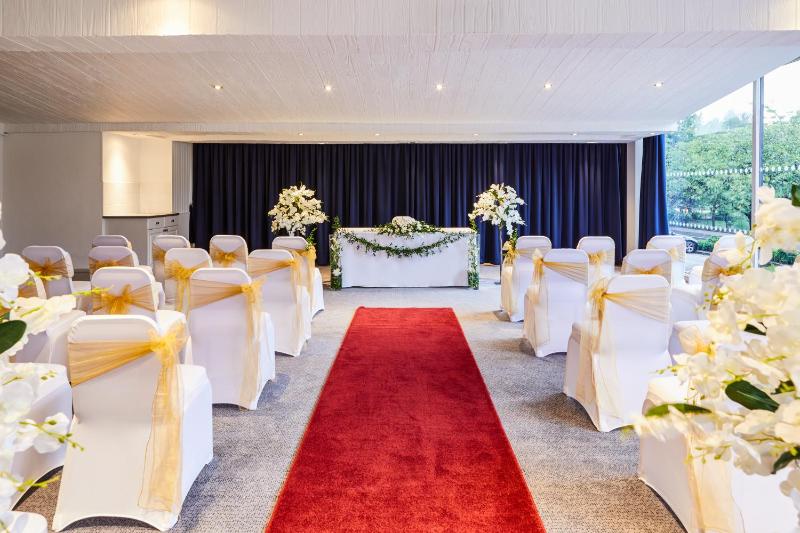 Mercure Nottingham Sherwood Hotel - image 14