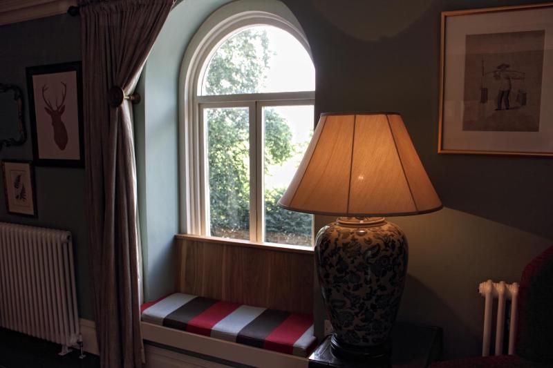 Deluxe Double Room with River View image 2