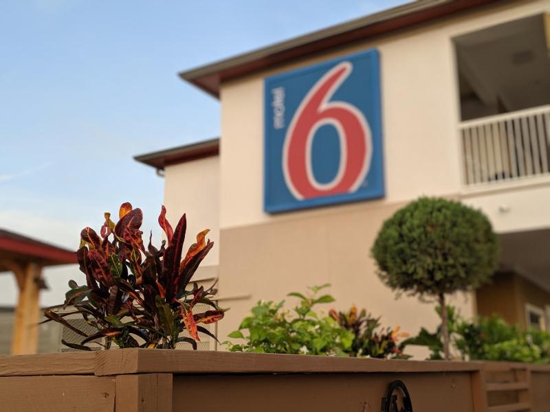 Motel 6-Houston TX - North - image 6