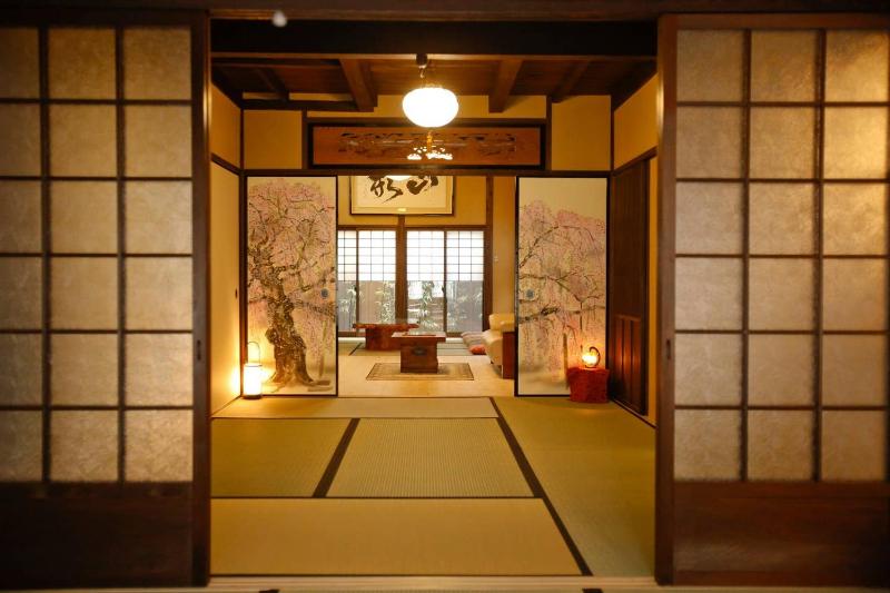 Yamagata Kyomachi Hatago Nishijin - image 1