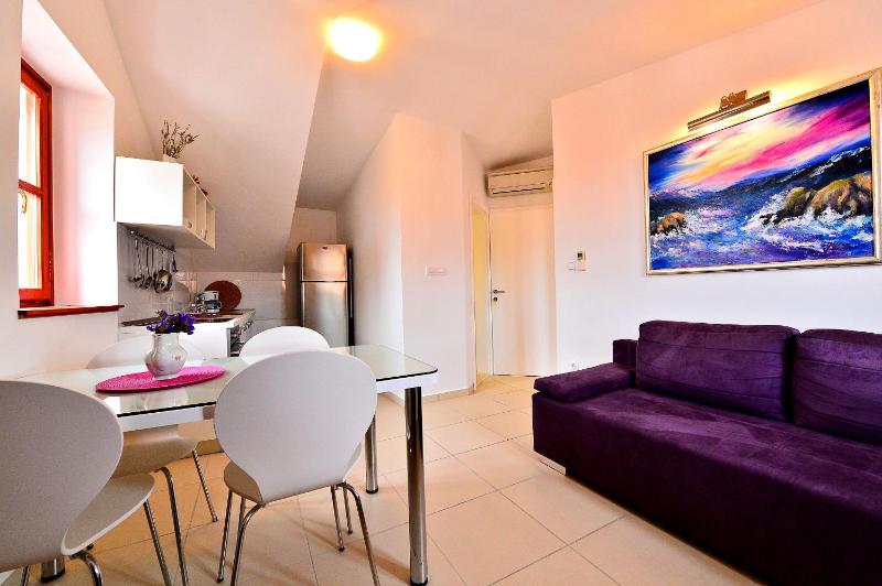 Sunny Bobica Apartments - image 26