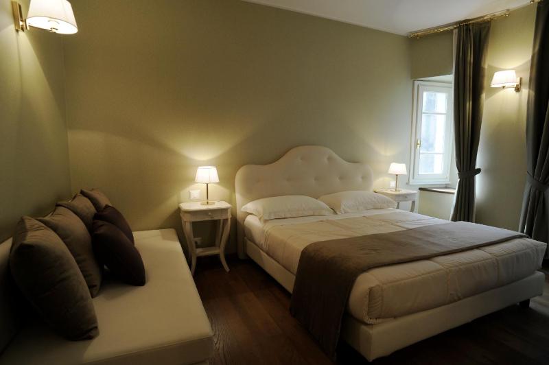 Superior Double Room image 3