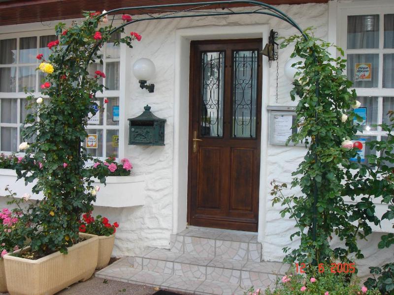 Standard Double Room image 3