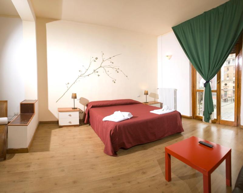 Double or Twin Room image 3