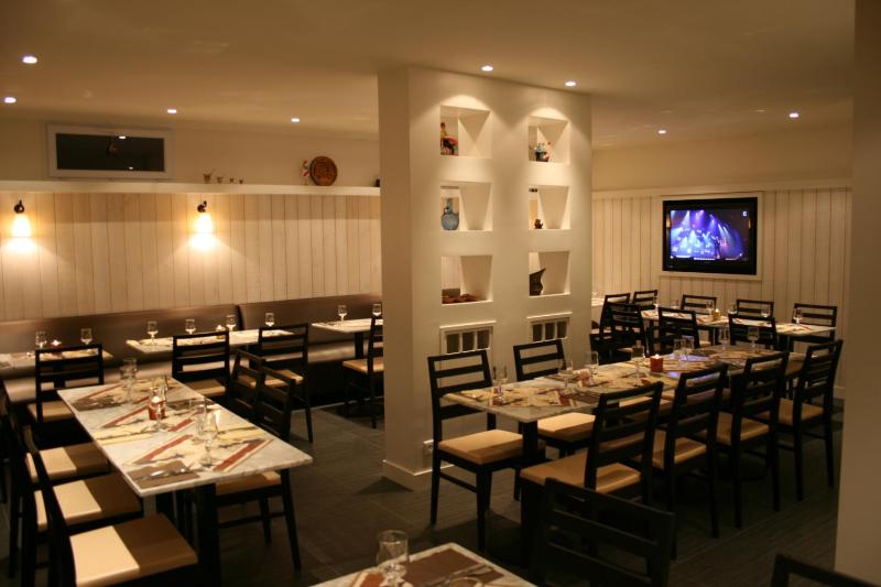 Standard Double Room image 4