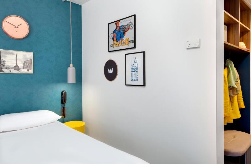 Standard Double Room image 2