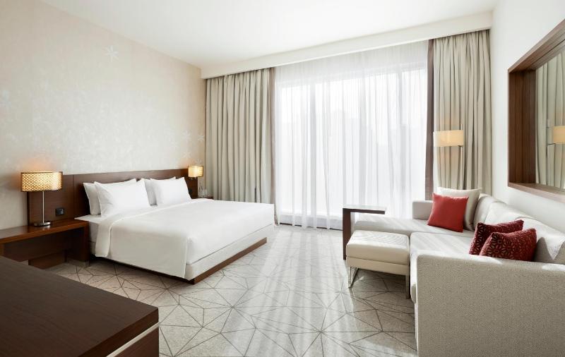 King Room with Sofa Bed – Free Breakfast,  Complimentary Transfer to Mercato Mall, Outlet Mall image 4