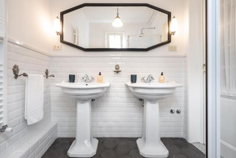  Double Room with City View and Private External Bathroom image 2