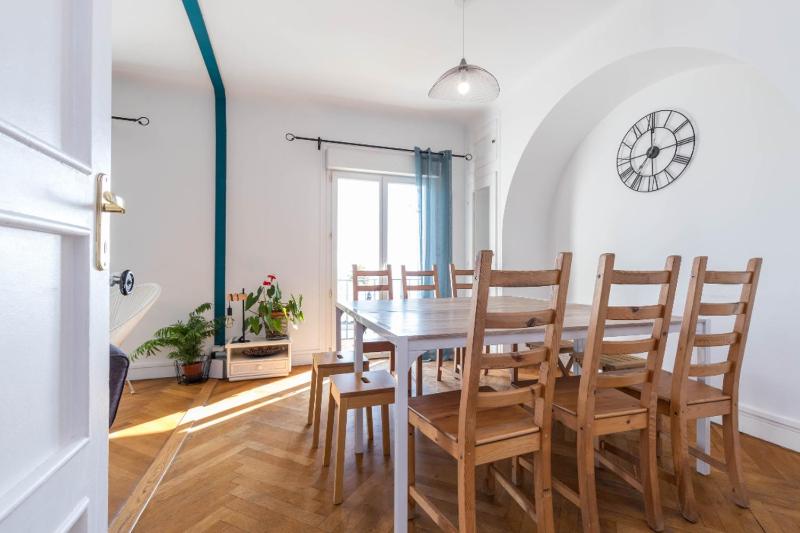 Six-Bedroom Apartment with Sea View image 4