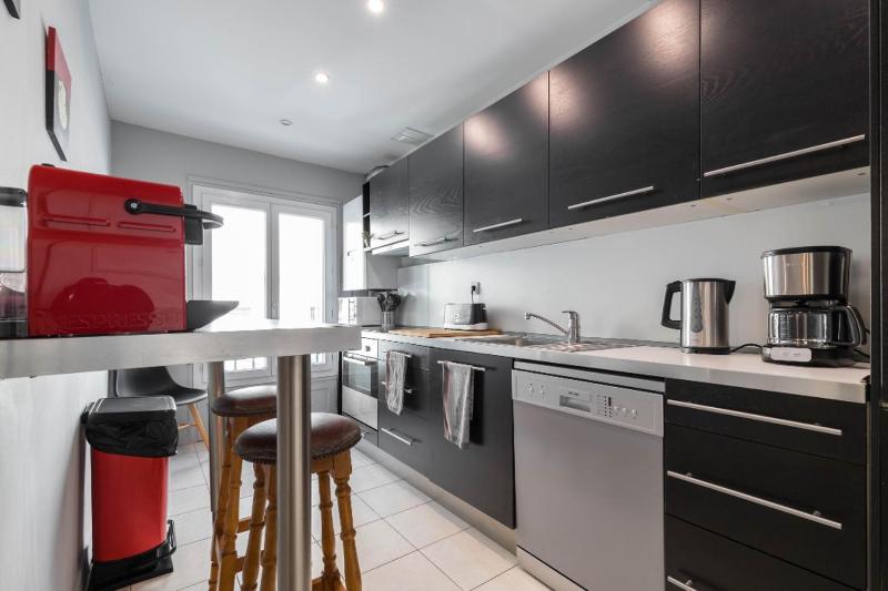 Six-Bedroom Apartment with Sea View image 3