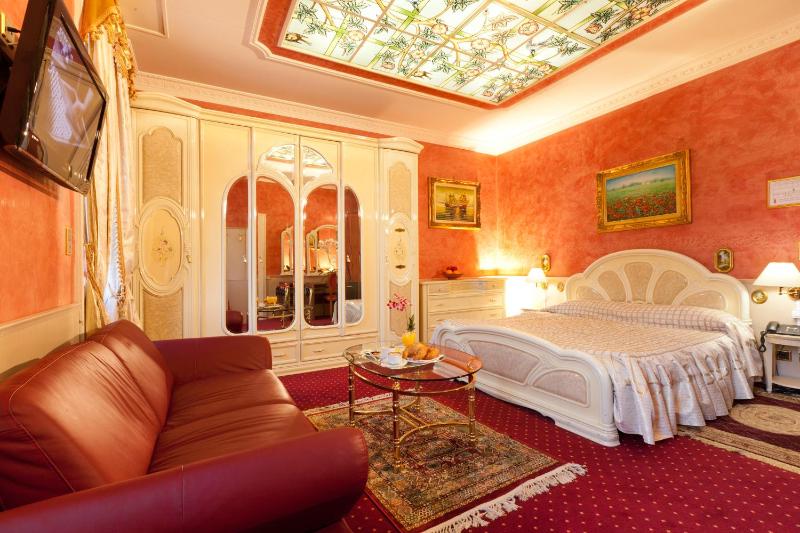 Superior Double Room image 1