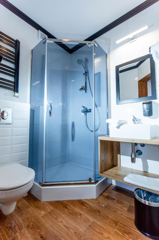 Double Room image 3