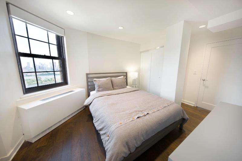 1 King Bed, 3 Queen Beds, 4 Bedroom Penthouse Apartment, Non-Smoking image 3