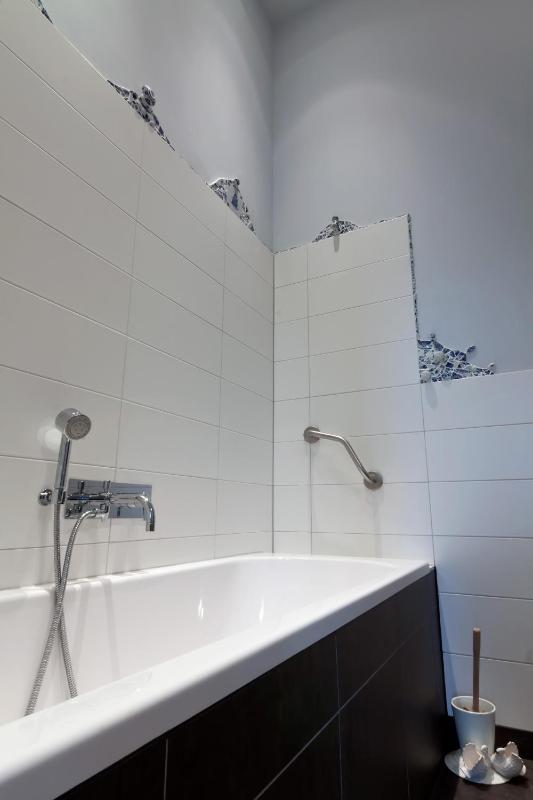 Large Suite image 2