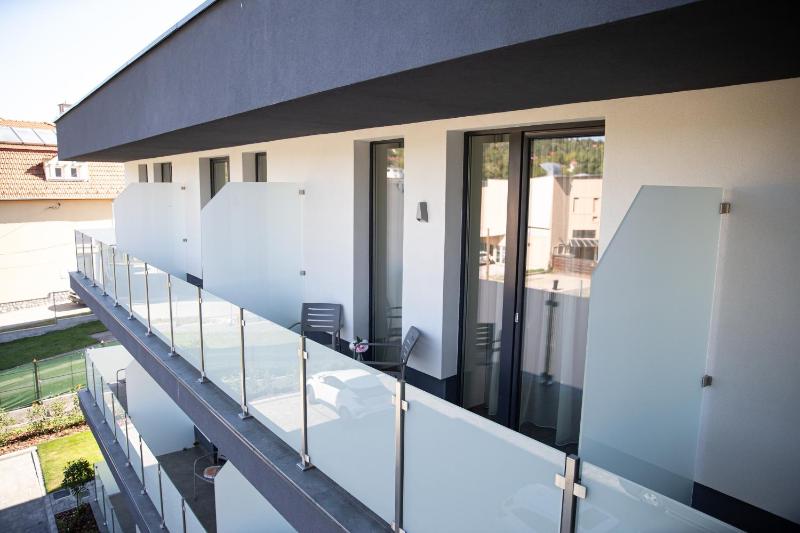 King Room with Balcony image 3