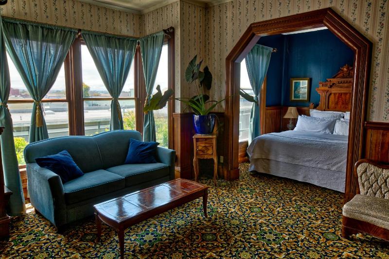 King Suite image 2
