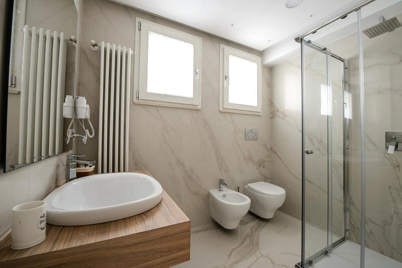 Superior Double Room image 2