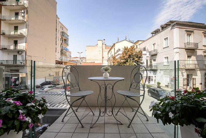 Deluxe Double Room with Balcony image 3
