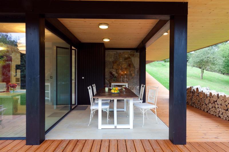 Two-Bedroom House image 3