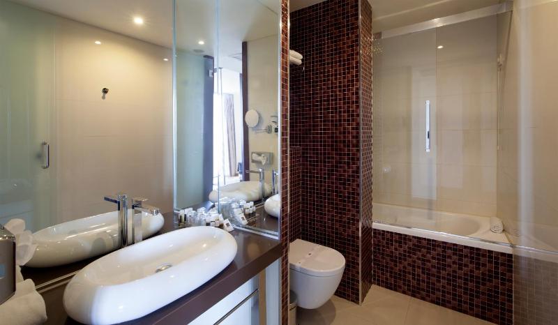 Executive Double Room image 2