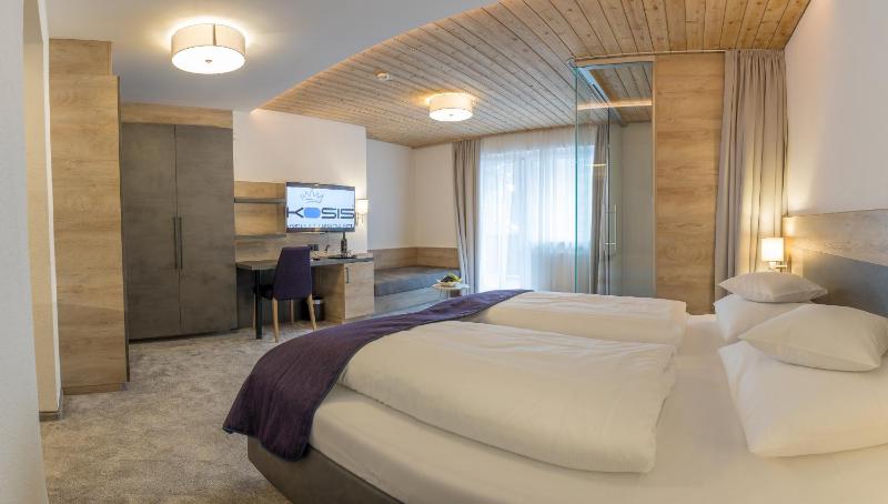 Junior Suite with Extra Bed image 4
