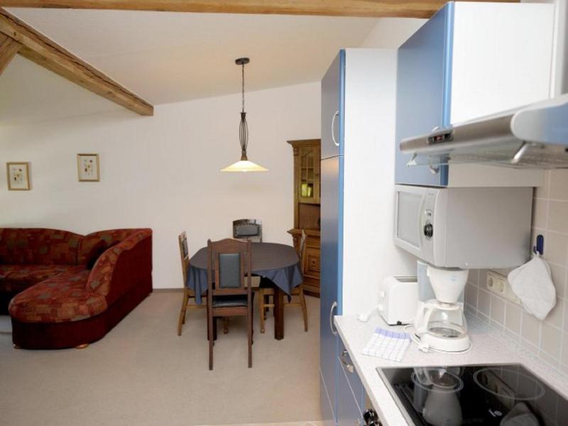 One-Bedroom Apartment image 3
