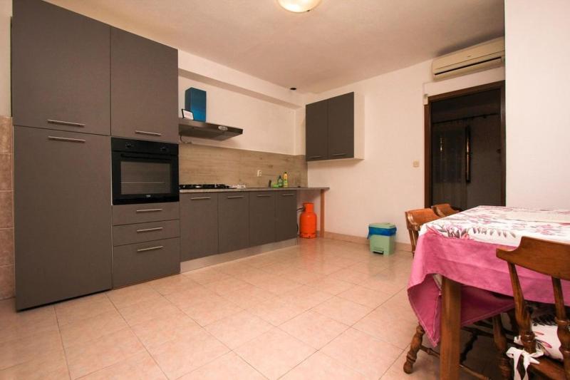 Apartment with Sea View image 3