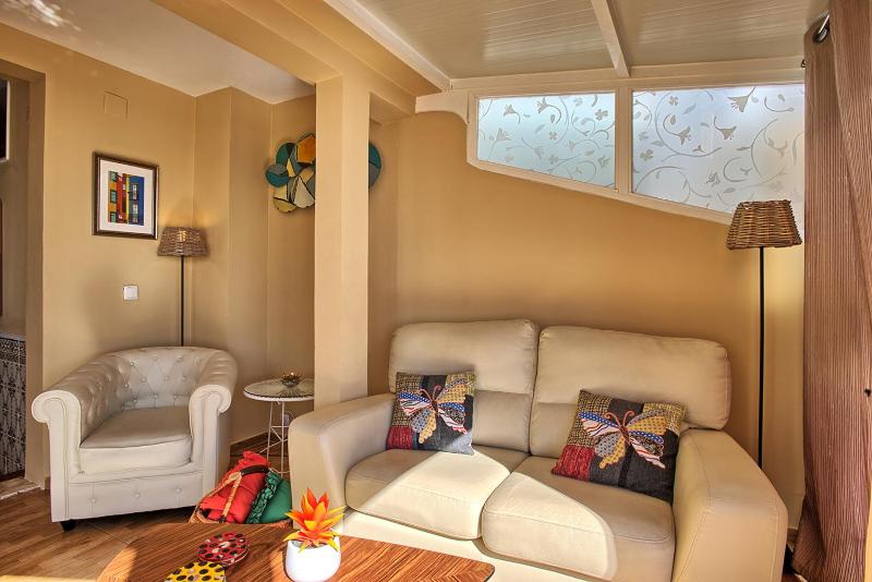 Three Bedroom apartment with terrace and river view image 4