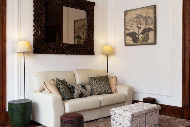 Localtraveling Downtown - Family Apartments - image 11