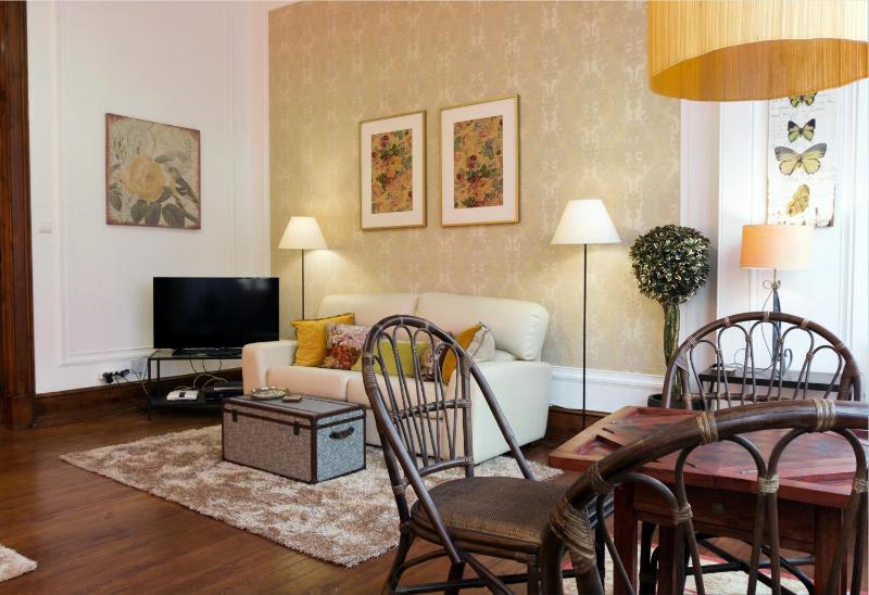 Localtraveling Downtown - Family Apartments - image 5