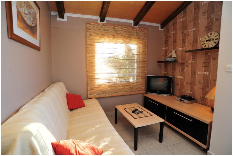 One-Bedroom Apartment - Annex image 4