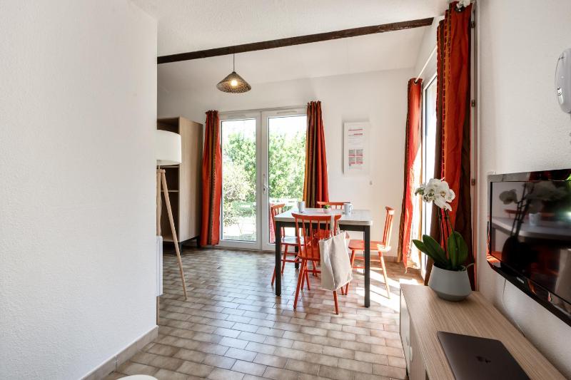 Standard One-Bedroom Apartment image 4