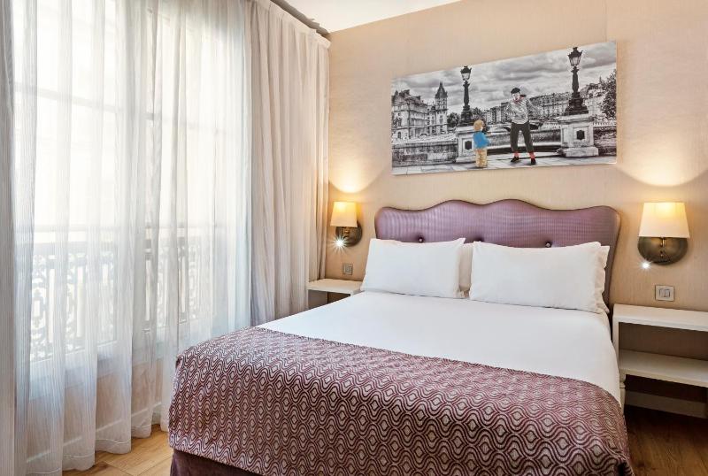 Standard Double or Twin Room image 3