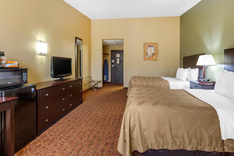 Double Room with Two Double Beds - Accessible/Non-Smoking image 2
