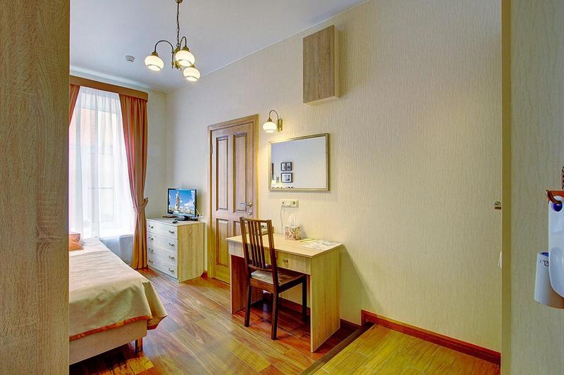Standard Single Room image 3