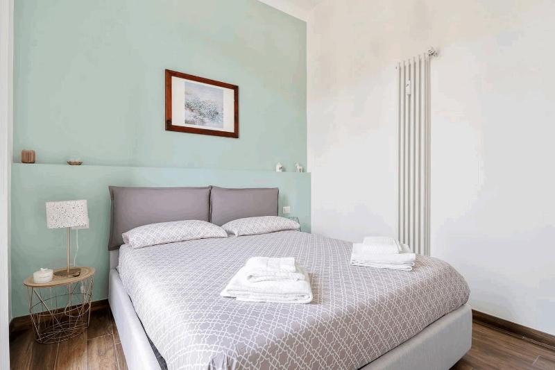 One-Bedroom Apartment image 2