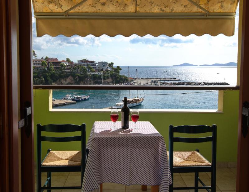 Studio (3 Adults) with Sea View image 1