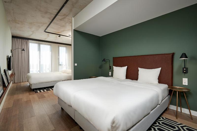 Quadruple Apartment image 1