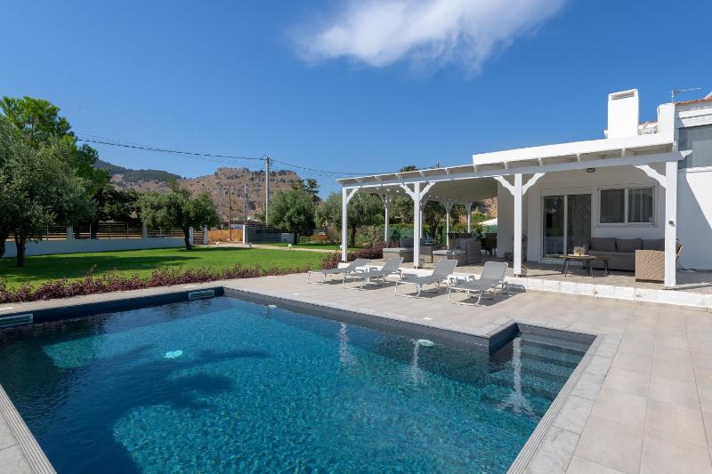 Three-Bedroom Villa image 1