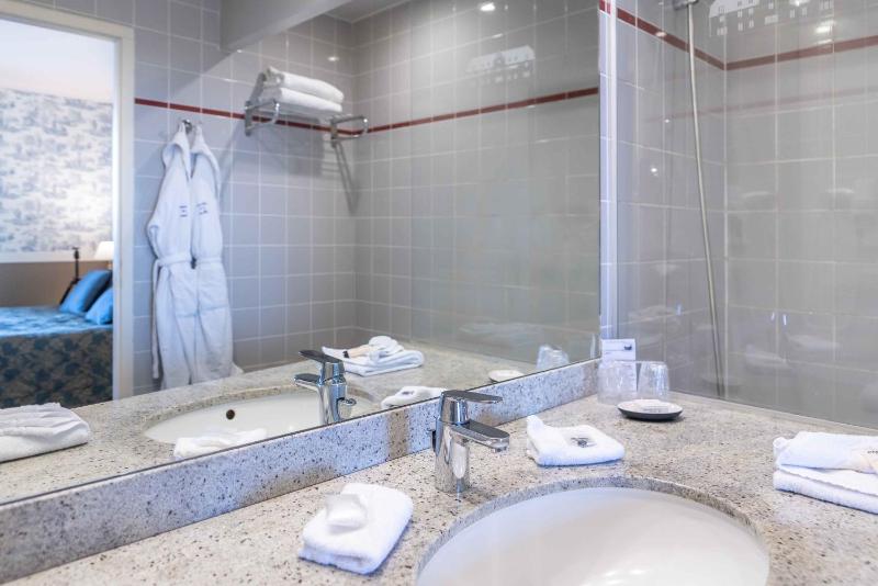 Comfort Double Room with Spa Access image 3