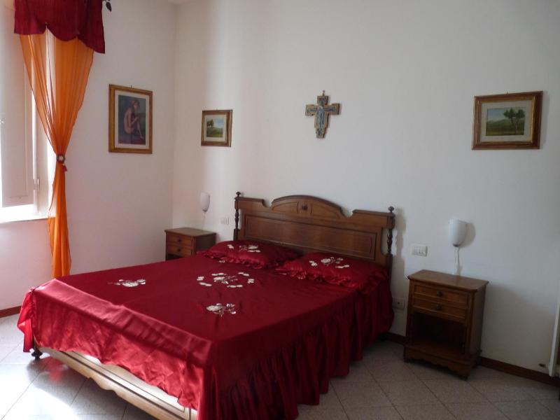 One-Bedroom Apartment image 3