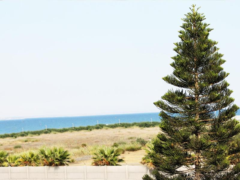 Double or Twin Room with Sea View image 4