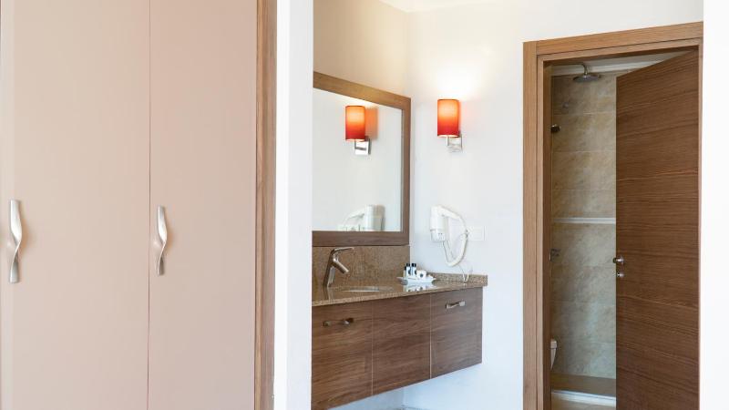 Suite with Sea View image 3