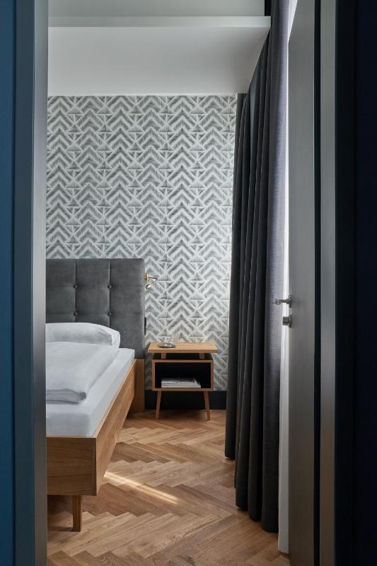 King Room image 3