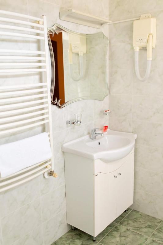Double Room with Balcony image 2