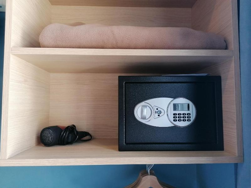 Junior Suite with Notre Dame View image 4