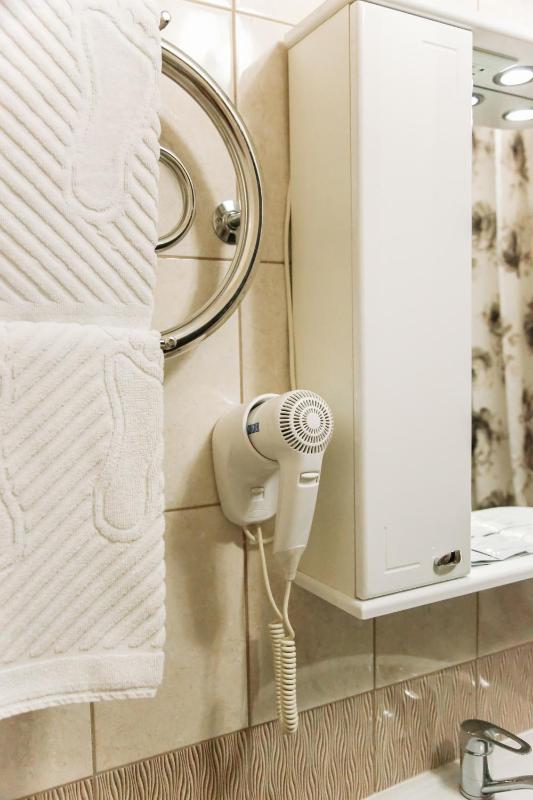 Standard Twin Room image 2