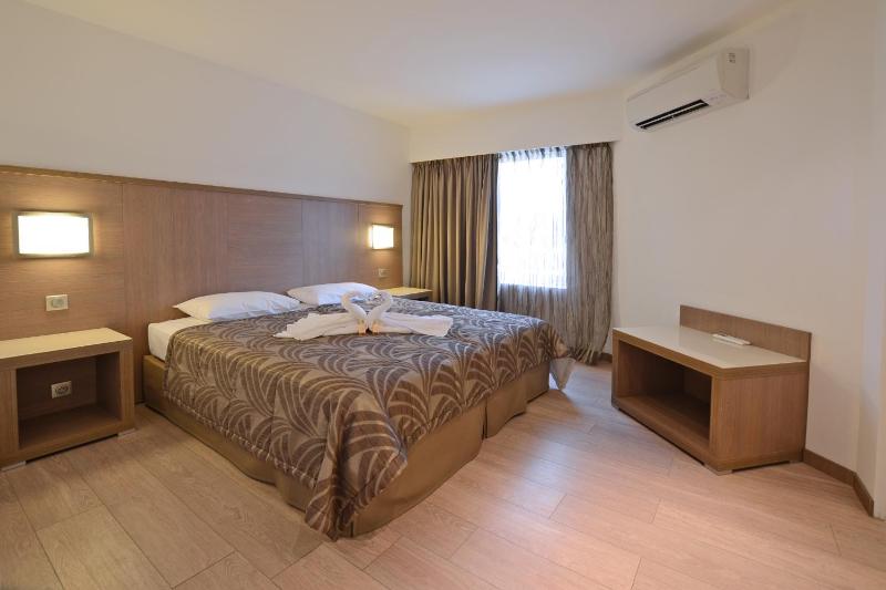Two-Bedroom Suite image 2
