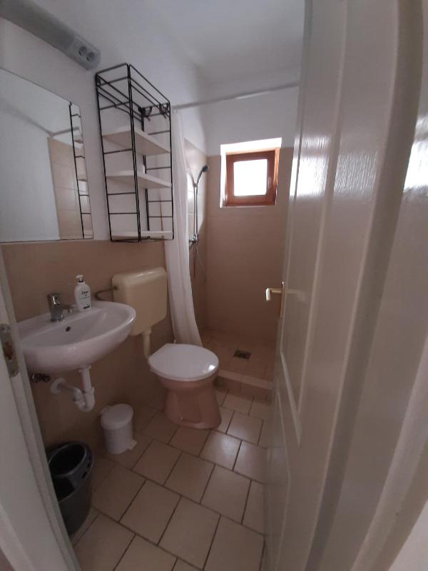 One-Bedroom Apartment image 1